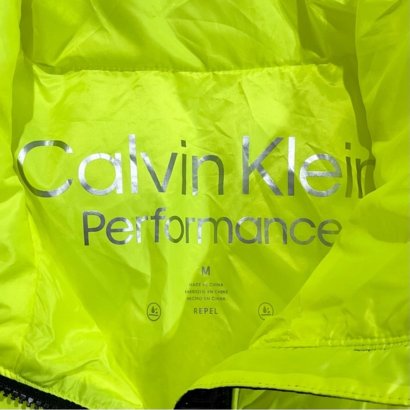 ❇️Calvin Klein❇️ Cropped Mock-Neck Zip-Up Puffer Vest In Neon Green  Size M - Picture 7 of 9